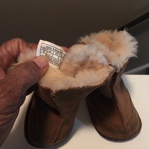USED INFANT UGG BOOTS BOY OR GIRL